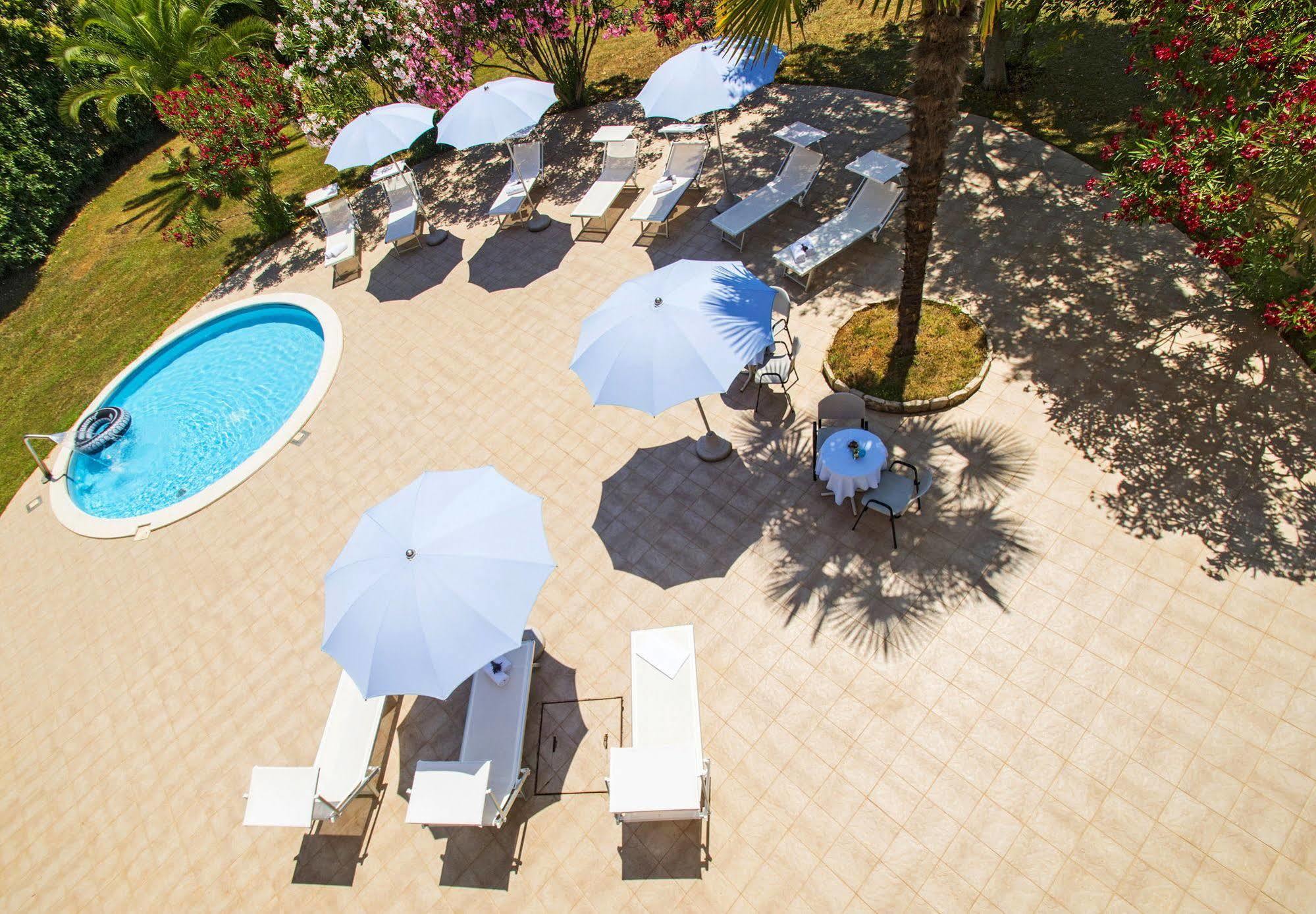 Hotel Amfora Рабац Экстерьер фото