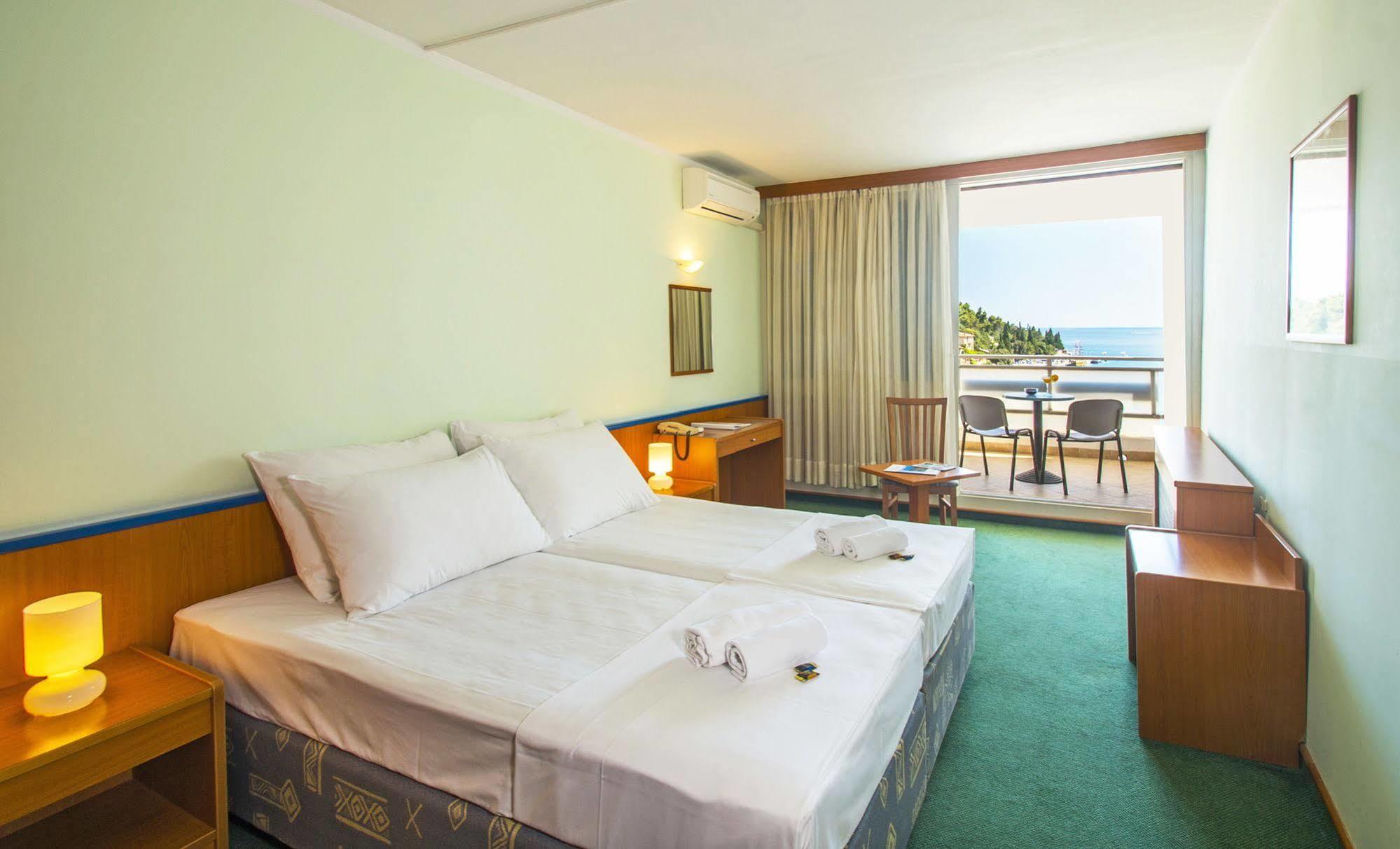 Hotel Amfora Рабац Экстерьер фото